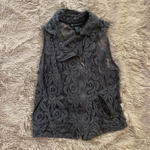 Gray lace vest 🎀